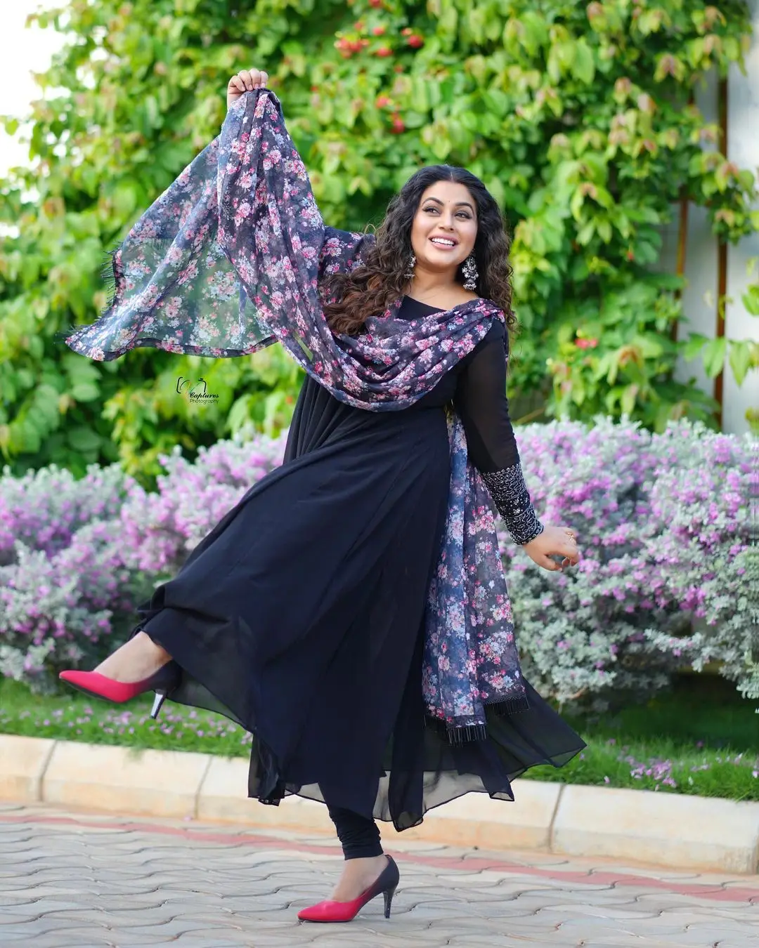 SOUTH INDIAN ACTRESS SHAMNA KASIM STILLS IN BLACK DRESS 9